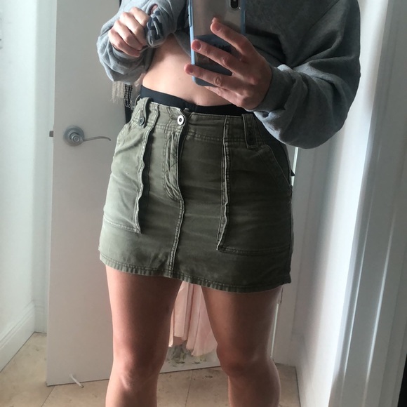 Free People sz 2 olive green utility mini skirt - Picture 4 of 4